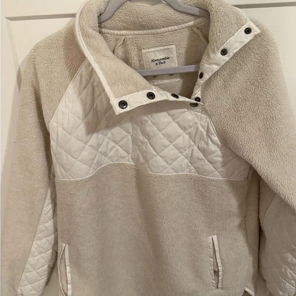 Abercrombie & Fitch Cream Quilted Sherpa Pullover - Picture 3 of 4